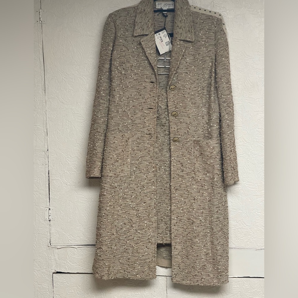Elegant Tan/brown/white 2 Pc St John suit.